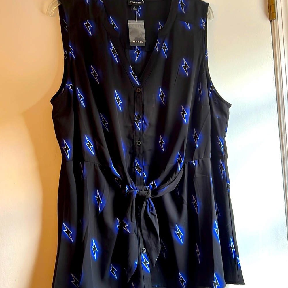 NWT: Torrid Tie Front Blouse
